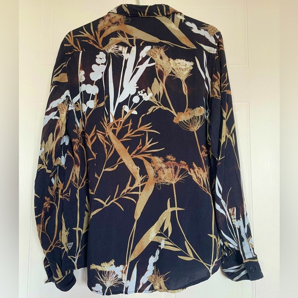 Guess Button-Up | Women | Slim Fit | Medium - Picture 2 of 6